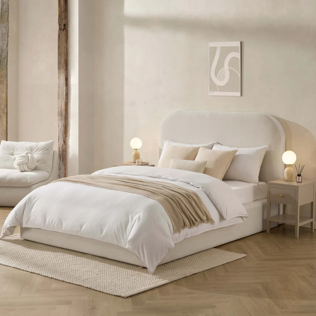 Aintree Ottoman Storage Bed – Teddy Cream