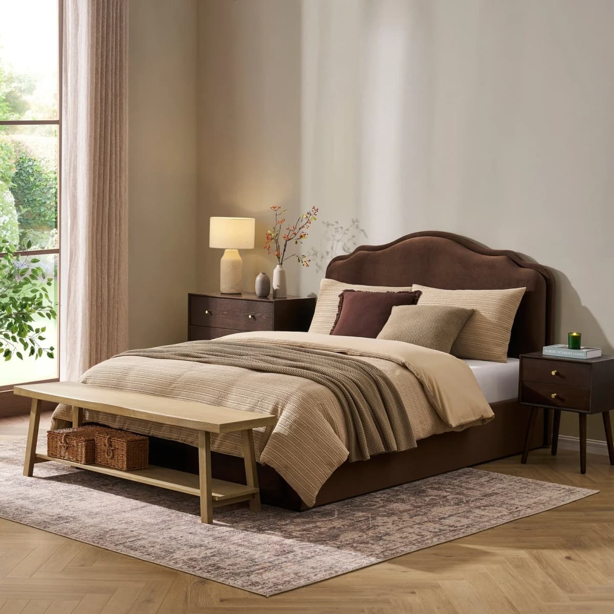 Wiltshire Ottoman Storage Bed – Cappuccino